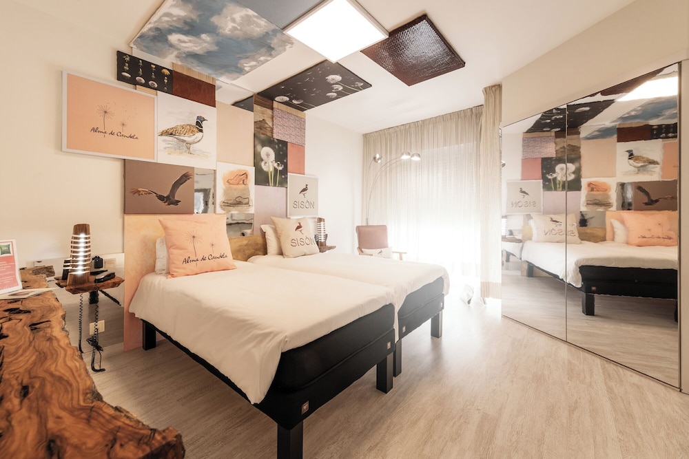 Habitación estándar con dos camas individuales del hotel Ibis Styles La Rioja Arnedo. Foto 3