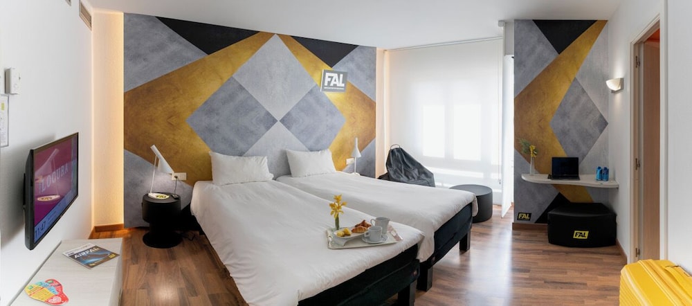 Habitación estándar con dos camas individuales del hotel Ibis Styles La Rioja Arnedo. Foto 6