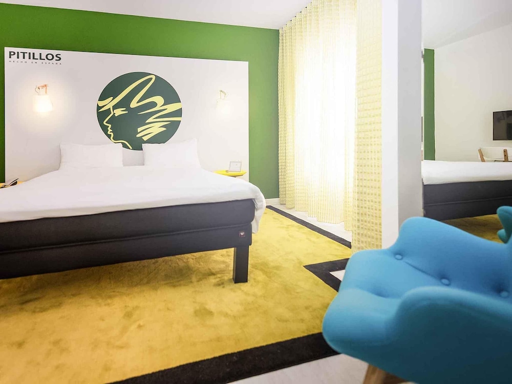 Habitación estándar con 1 cama queen - size del hotel Ibis Styles La Rioja Arnedo. Foto 8