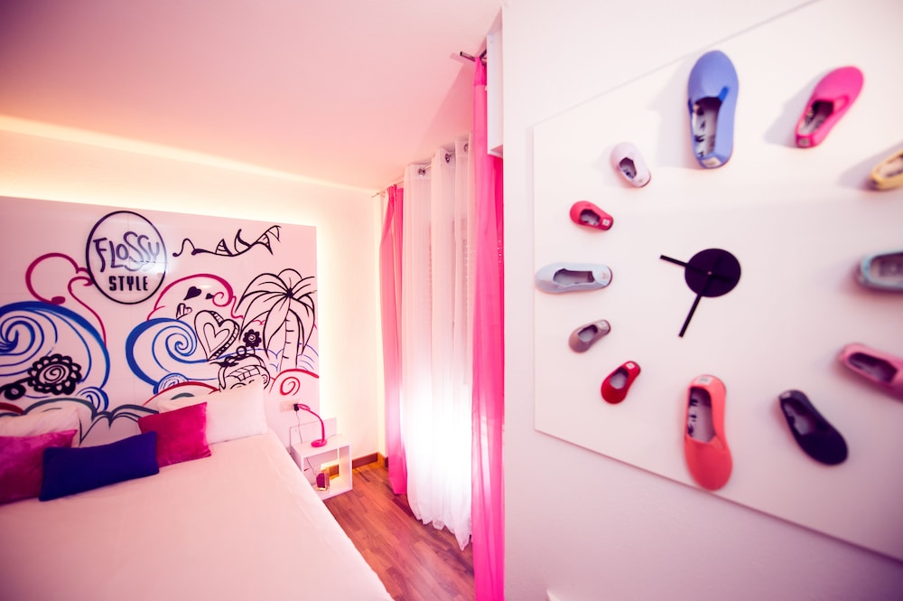 Habitación para cuatro personas del hotel Ibis Styles La Rioja Arnedo. Foto 2