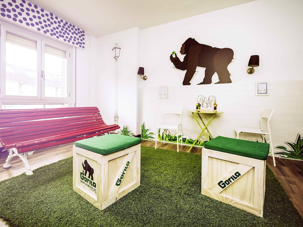 Habitación para cuatro personas del hotel Ibis Styles La Rioja Arnedo. Foto 5