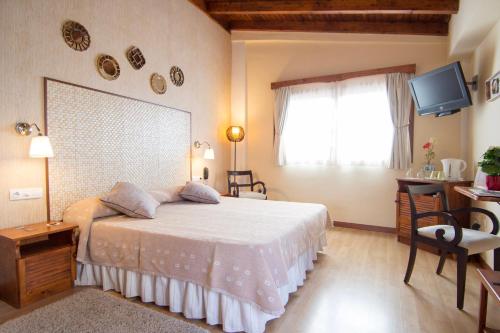 Habitación Doble con vistas al mar del hotel Garahotel. Foto 4