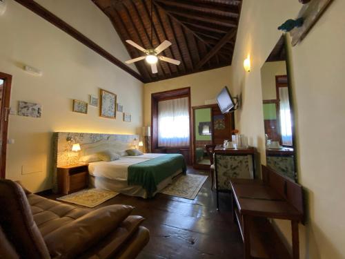 Habitación Triple - Última planta del hotel Garahotel. Foto 5