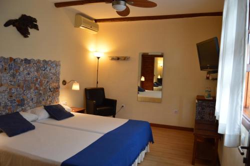 Habitación doble en la planta baja - 1 o 2 camas del hotel Garahotel. Foto 2