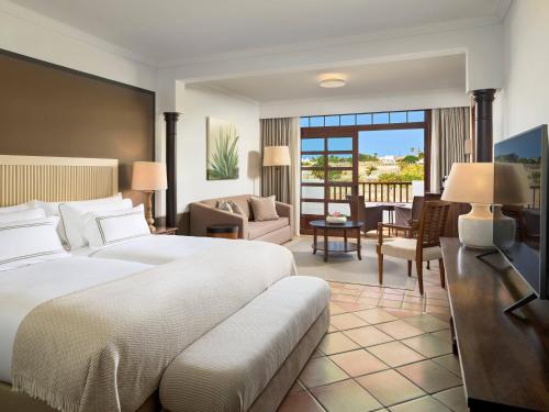 Suite Junior Singular del hotel Melia Hacienda del Conde. Foto 3