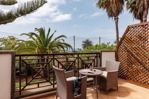 Suite Junior Singular con vistas al campo de golf del hotel Melia Hacienda del Conde. Foto 4