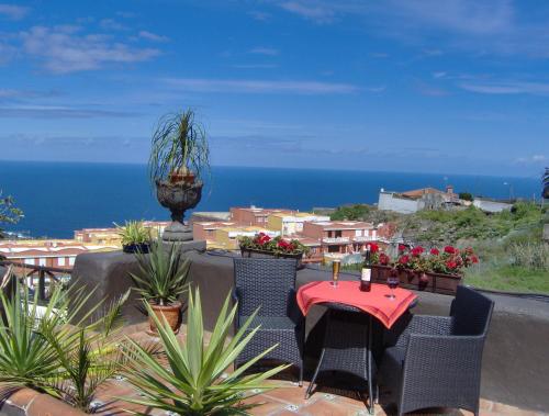 Apartamento de 1 dormitorio con terraza del hotel Monasterio de San Antonio. Foto 14