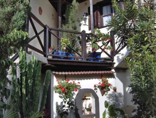 Apartamento de 1 dormitorio con terraza del hotel Monasterio de San Antonio. Foto 18