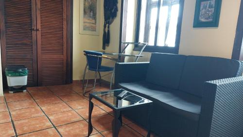 Estudio con vistas al mar del hotel Monasterio de San Antonio. Foto 4