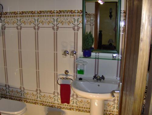 Apartamento con vistas al mar del hotel Monasterio de San Antonio. Foto 5