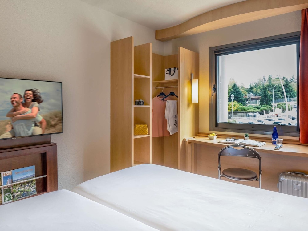 Habitación estándar, 2 camas individuales del hotel Ibis Madrid Alcobendas. Foto 1
