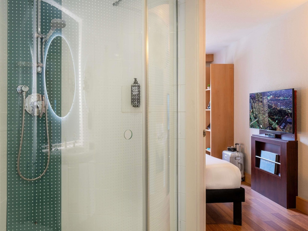 Habitación estándar, 1 cama doble del hotel Ibis Madrid Alcobendas. Foto 5