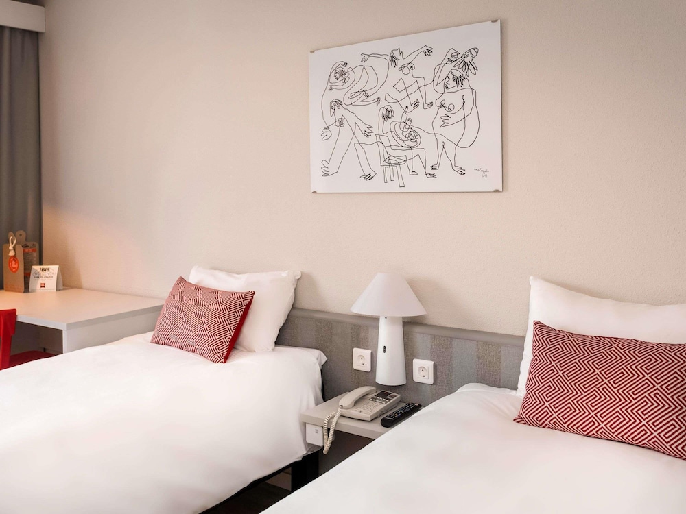 Habitación, 2 camas individuales del hotel Ibis Valencia Alfafar. Foto 5