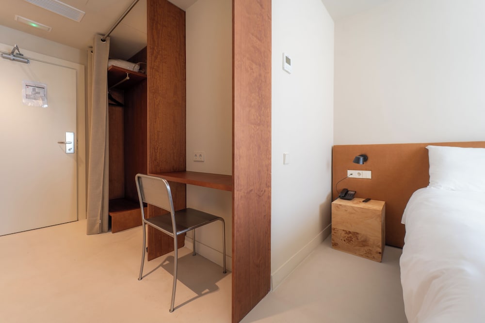Habitación superior, 1 cama doble del hotel Ibis Valencia Alfafar. Foto 8