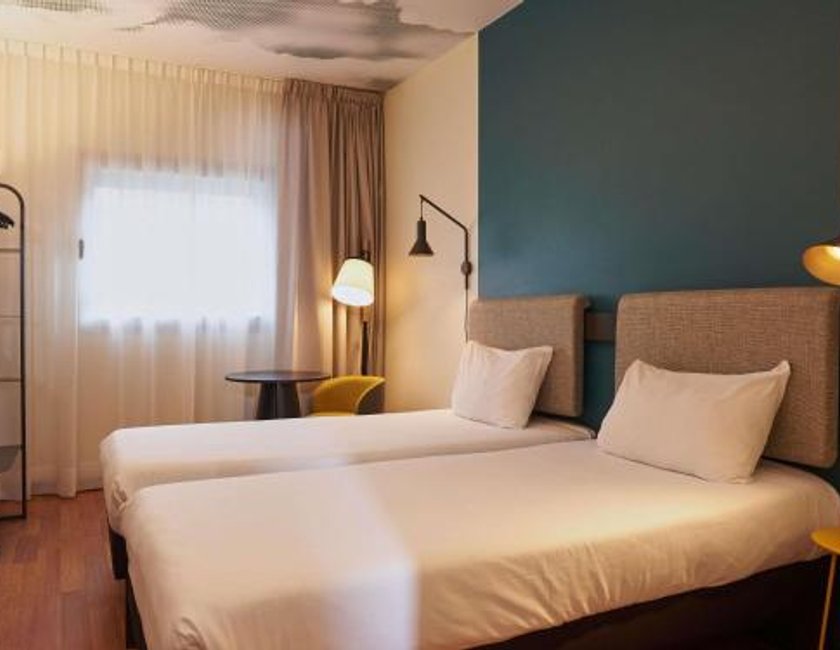 Habitación Doble Superior - 2 camas del hotel Ibis Madrid Aeropuerto Barajas. Foto 2