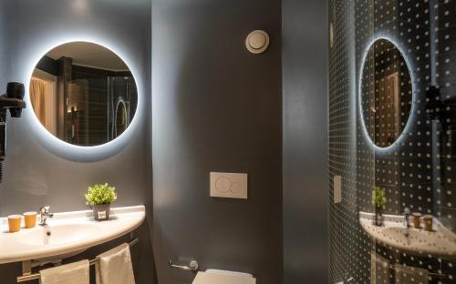 Habitación Doble Superior - 2 camas del hotel Ibis Madrid Aeropuerto Barajas. Foto 14