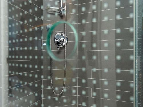 Double Room with Extra Bed del hotel Ibis Madrid Aeropuerto Barajas. Foto 11