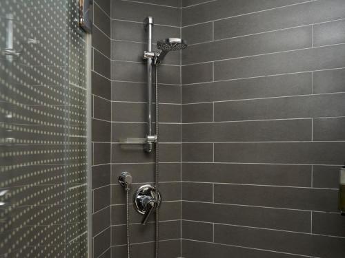 Double Room with Extra Bed del hotel Ibis Madrid Aeropuerto Barajas. Foto 24