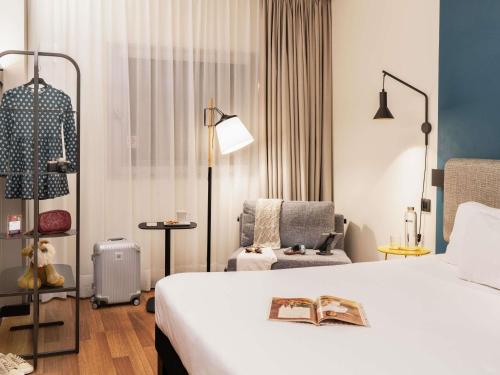 Superior Double Room del hotel Ibis Madrid Aeropuerto Barajas. Foto 4