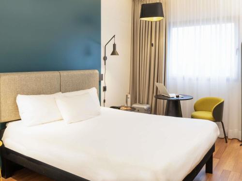 Habitación Doble Superior del hotel Ibis Madrid Aeropuerto Barajas. Foto 19