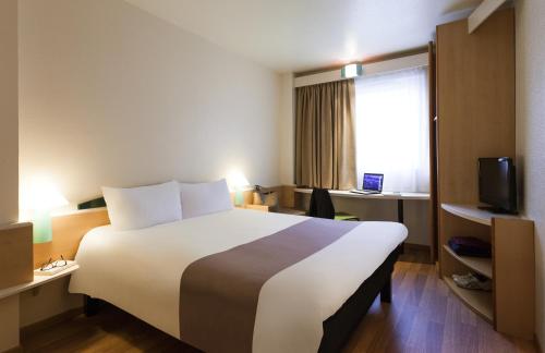 Habitación Familiar del hotel Ibis Bilbao Barakaldo. Foto 10