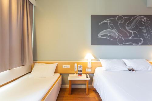 Habitación Familiar del hotel Ibis Elche. Foto 7