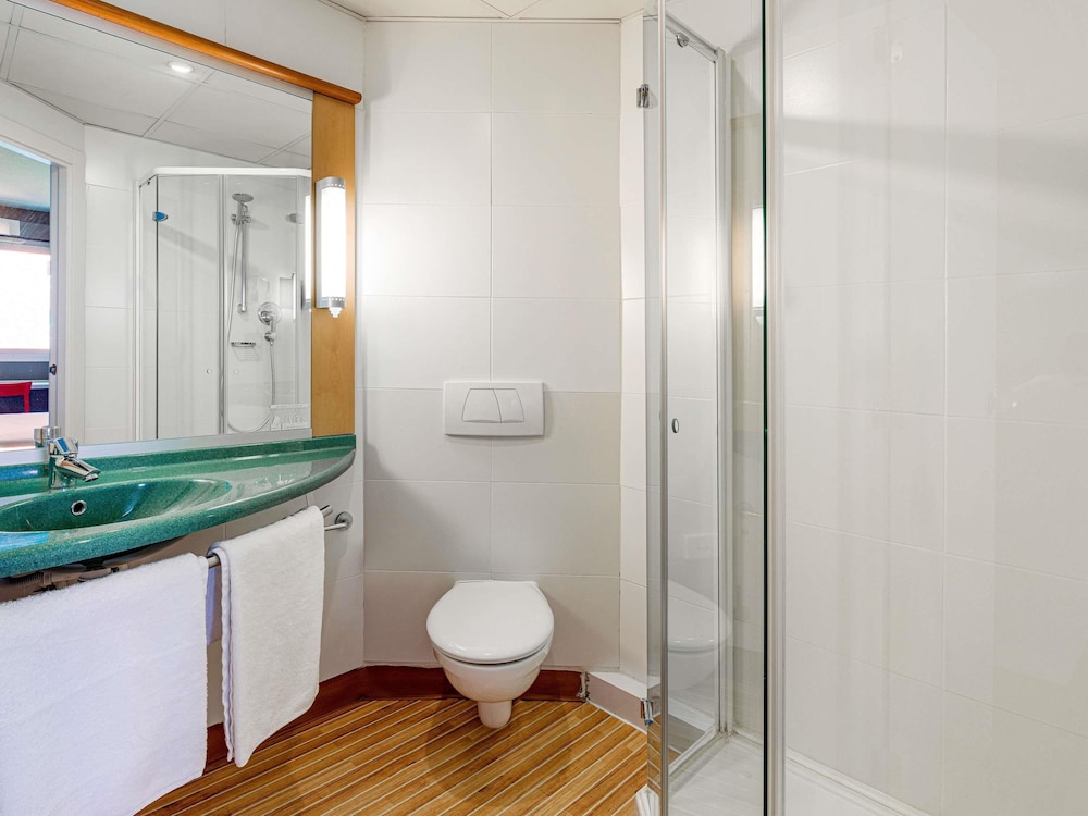 Habitación estándar, 1 cama doble del hotel Ibis Madrid Fuenlabrada. Foto 3