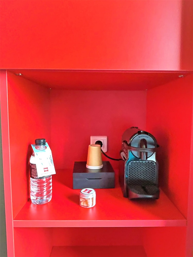 Habitación Confort doble del hotel Ibis Madrid Fuenlabrada. Foto 3