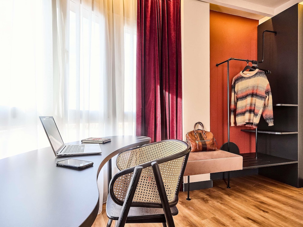 Habitación Premium con Vistas del hotel Ibis Styles Madrid Centro Maravillas. Foto 4