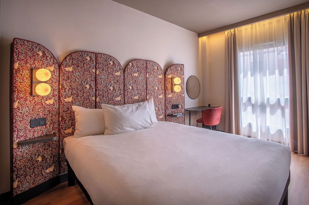 Habitacion Standard con 1 cama doble del hotel Ibis Styles Madrid Centro Maravillas. Foto 10