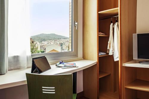 Habitación Familiar del hotel Ibis Barcelona Molins De Rei. Foto 4