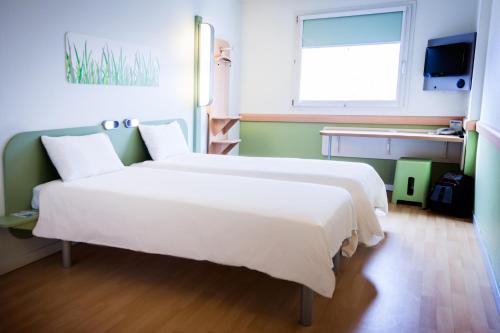Habitación Estándar - 2 camas individuales del hotel Ibis Budget Barcelona Sant Andreu De La Barca. Foto 10