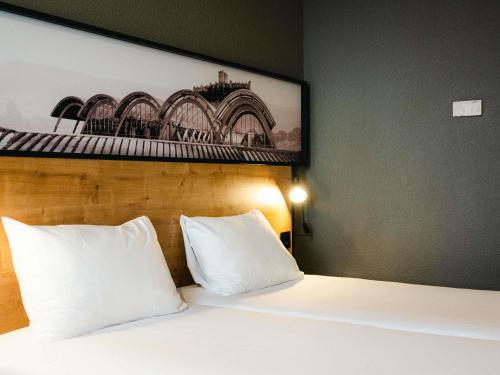 Habitación Doble Estándar - 2 camas del hotel Ibis Valladolid. Foto 16