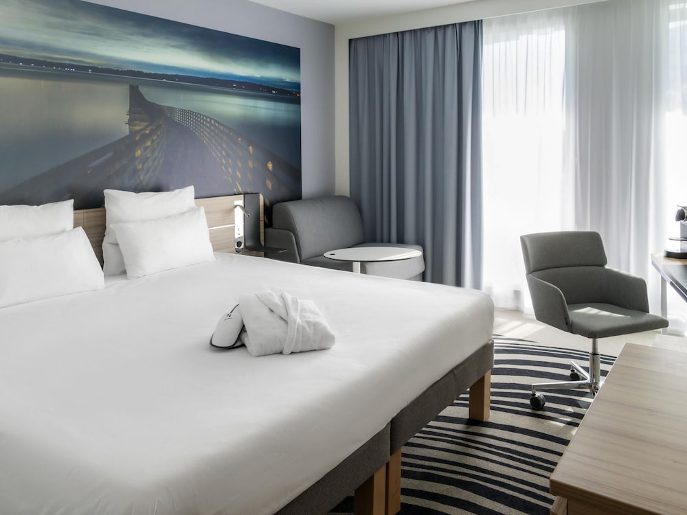 Habitación Executive - 1 cama doble y 1 sofá cama doble del hotel Novotel Le Havre Centre Gare