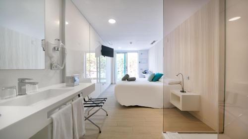 Habitación Doble Estándar del hotel Seven & Wellness - Gay Men Only. Foto 2