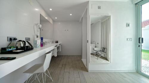 Habitación Doble Estándar del hotel Seven & Wellness - Gay Men Only. Foto 9