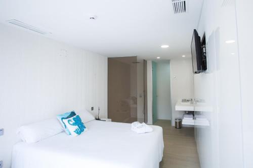 Habitación Doble Estándar del hotel Seven & Wellness - Gay Men Only. Foto 15