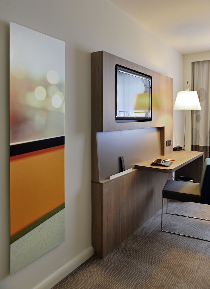 Habitación Clásica - 1 cama (160 x 200 cm), 1 sofá - cama y 1 cama extraíble - Bañera del hotel Novotel Avignon Centre. Foto 1