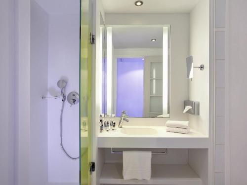 Habitación Doble Clásica del hotel Mercure Rouen Centre Cathedrale. Foto 1