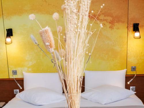 Suite with One Double Bed and One Sofa Bed del hotel Mercure Rouen Centre Cathedrale. Foto 1