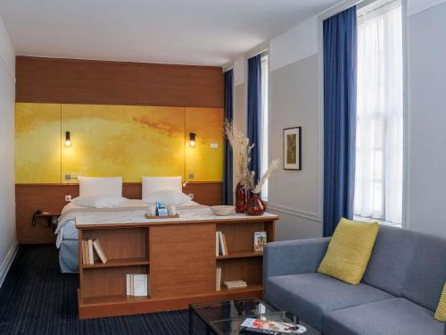 Suite with One Double Bed and One Sofa Bed del hotel Mercure Rouen Centre Cathedrale. Foto 3