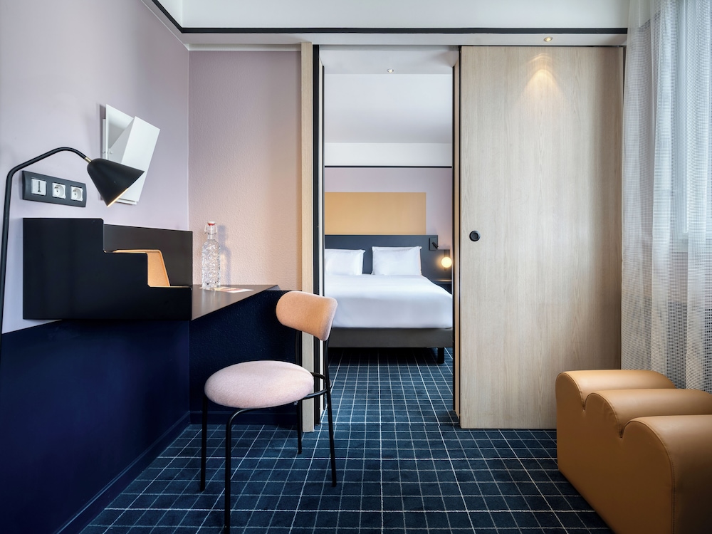 Suite junior, 1 cama doble del hotel Mercure Paris 15 Porte de Versailles. Foto 1