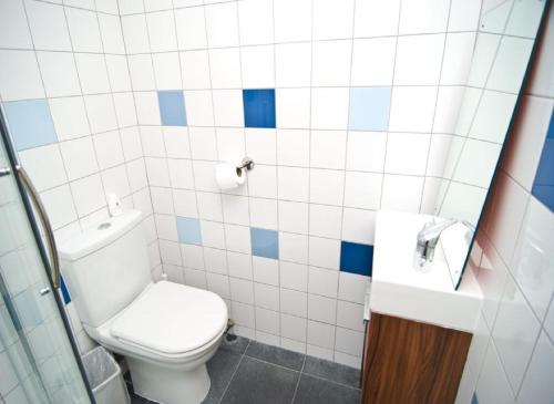 Habitación Doble - 2 camas del hotel Charlies. Foto 1