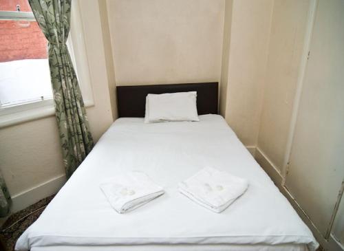 Habitación Doble del hotel Charlies. Foto 6