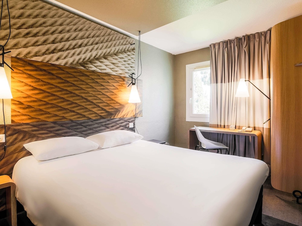 Habitación Standard con una cama doble del hotel Ibis Carcassonne Est La Cité. Foto 3