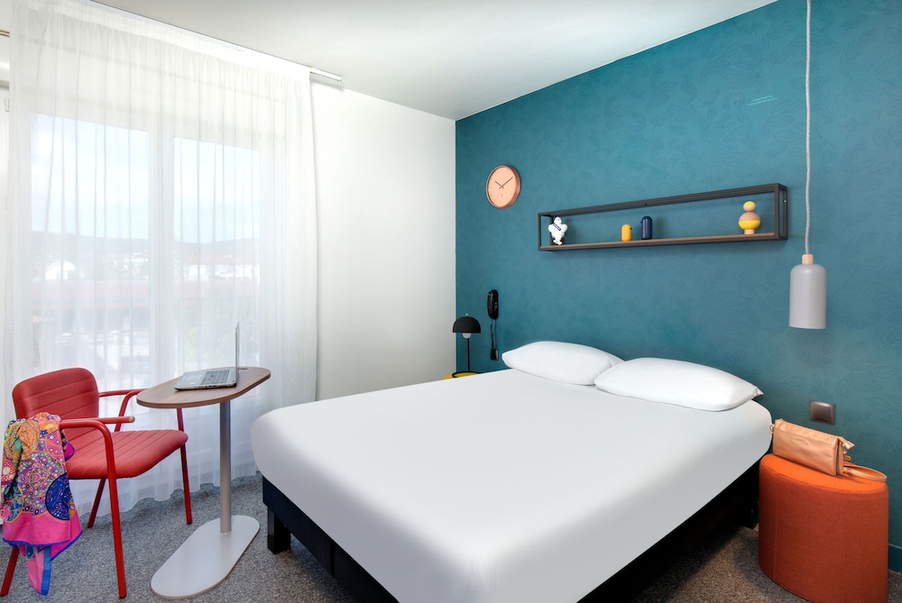 Habitación Estándar con cama doble del hotel Ibis Styles Clermont-ferrand Gare. Foto 1