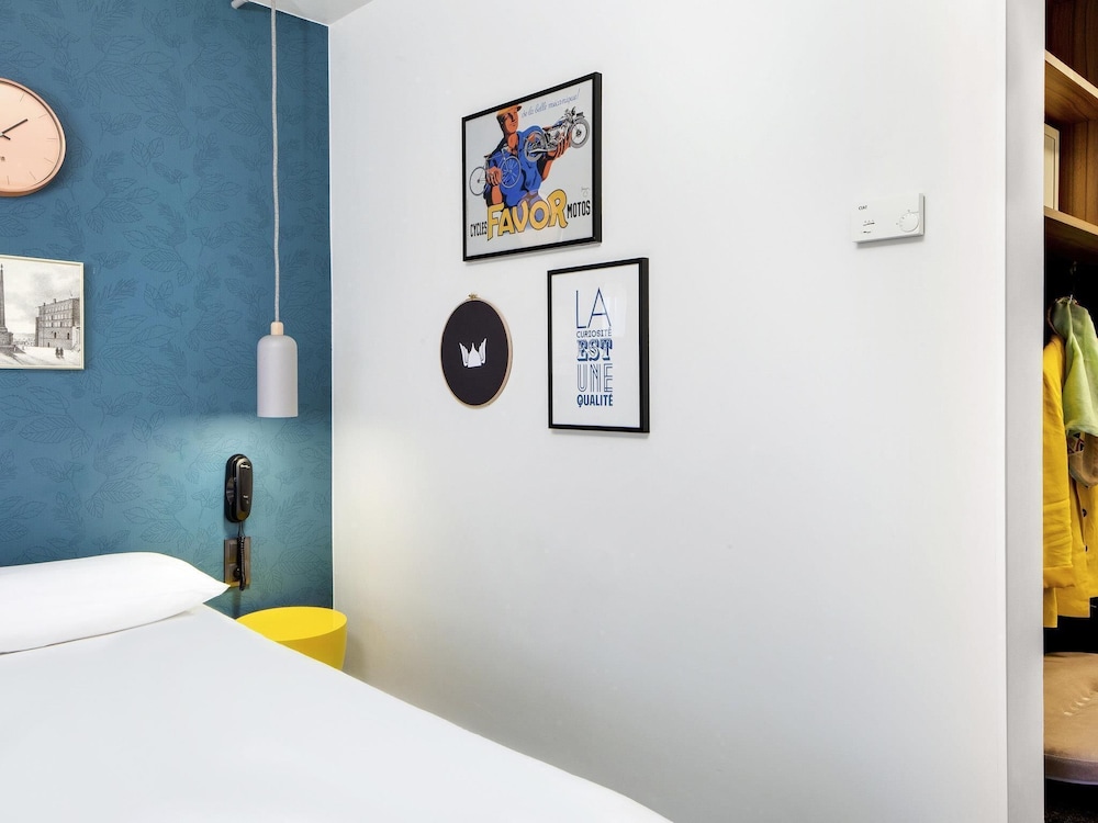 Habitación Estándar con cama doble del hotel Ibis Styles Clermont-ferrand Gare. Foto 10