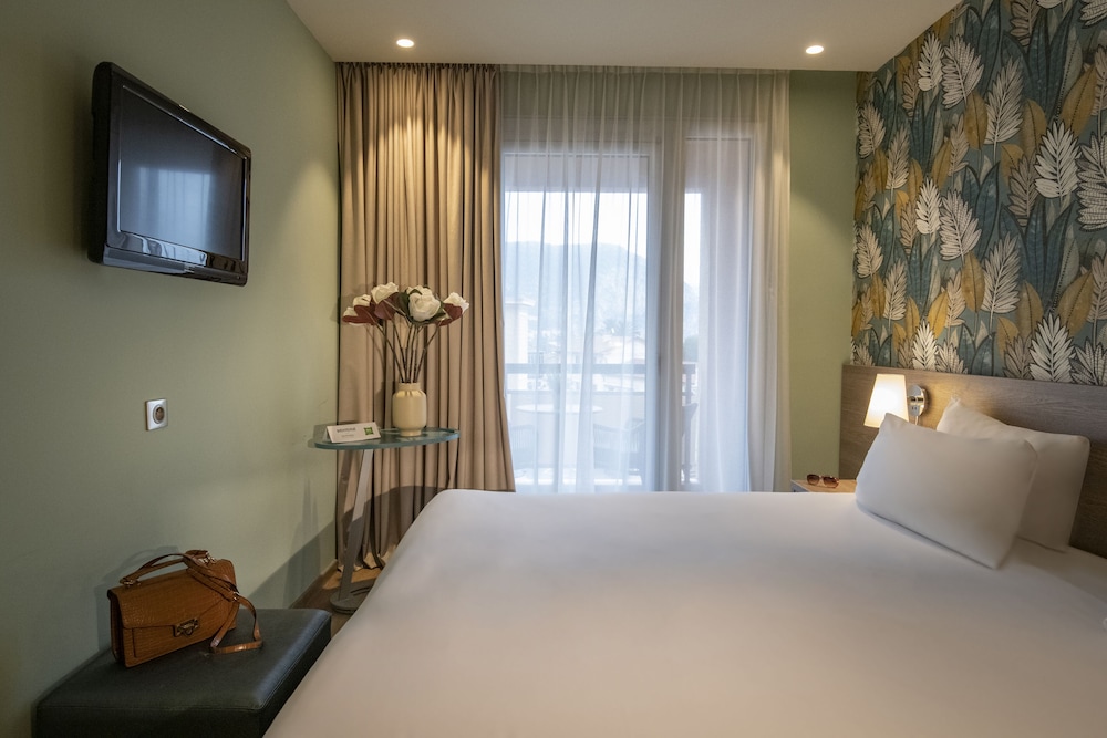 Habitacion Standard con 1 cama doble del hotel Ibis Styles Beaulieu Sur Mer. Foto 1