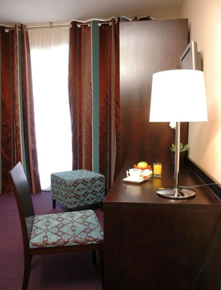 Habitacion Standard con 1 cama doble del hotel Ibis Styles Beaulieu Sur Mer. Foto 6