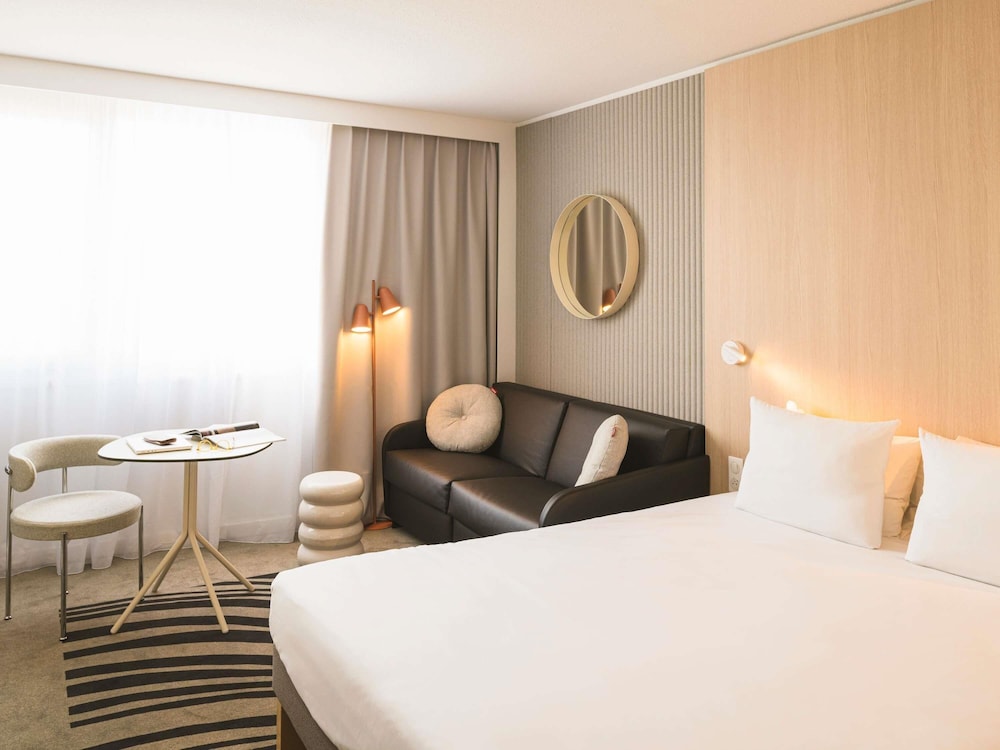 Habitación Superior con 1 cama kingsize del hotel Novotel Bordeaux Lac. Foto 4